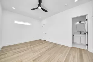 801 E 32nd 1/2 St, Houston, TX 77022 - Photo 32