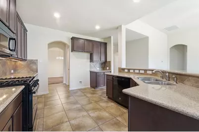 9518 Franklin Drive, Mont Belvieu, TX 77523 - Photo 8