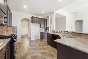 9518 Franklin Dr, Mont Belvieu, TX 77523 - Photo 8