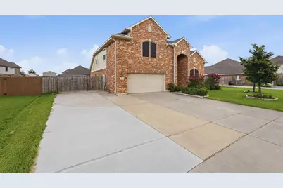 9518 Franklin Drive, Mont Belvieu, TX 77523 - Photo 2