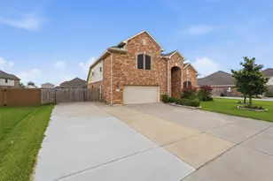 9518 Franklin Dr, Mont Belvieu, TX 77523 - Photo 2