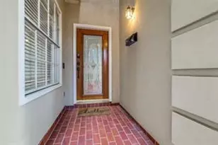 1318 Peden St, Houston, TX 77006 - Photo 2