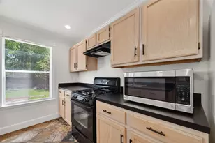3938 Vauxhall Dr S, Houston, TX 77047 - Photo 16