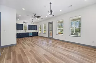 200 Canary St, Point Blank, TX 77364 - Photo 10