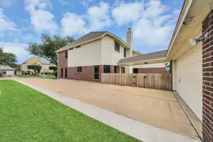 4423 Tree Line Dr, Pasadena, TX 77505 - Photo 6