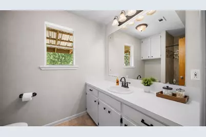 2015 Lee Street, Brenham, TX 77833 - Photo 10