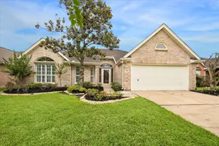 3827 E Peach Hollow Cir, Pearland, TX 77584 - Photo 1