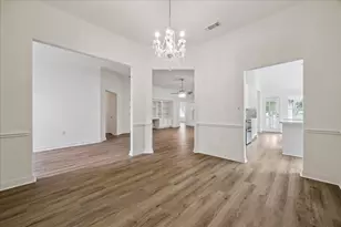 3827 E Peach Hollow Cir, Pearland, TX 77584 - Photo 4