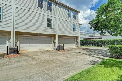 934 E Heights Hollow Lane, Houston, TX 77007 - Photo 14