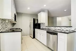 934 E Heights Hollow Ln, Houston, TX 77007 - Photo 10