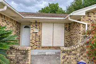 306 Lantana Dr, Texas City, TX 77591 - Photo 2