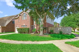 13610 Rocky Bluff Dr, Houston, TX 77085 - Photo 2