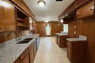 7325 Ley Rd, Houston, TX 77028 - Photo 14