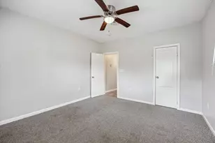 710 E Magnolia St, Angleton, TX 77515 - Photo 8