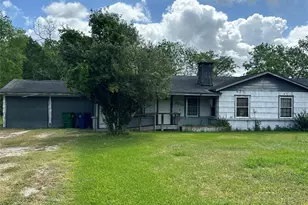2221 S Front St, Angleton, TX 77515 - Photo 26