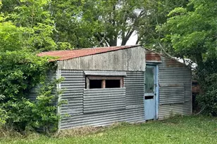 2221 S Front St, Angleton, TX 77515 - Photo 22