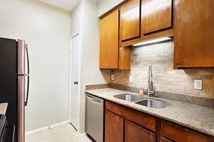 7900 N Stadium Dr, Houston, TX 77030 - Photo 4