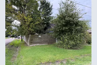 306 E 43rd Street, Houston, TX 77022 - Photo 2