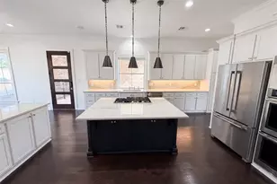 4385 Brownstone Dr, Beaumont, TX 77706 - Photo 2