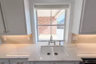 4385 Brownstone Dr, Beaumont, TX 77706 - Photo 14