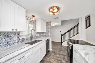 1801 Stoney Brook Dr, Houston, TX 77063 - Photo 8