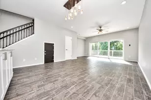 1801 Stoney Brook Dr, Houston, TX 77063 - Photo 10