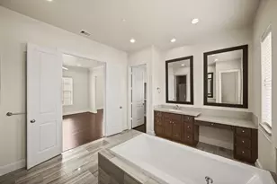 2003 Covent Garden Station, Houston, TX 77045 - Photo 36