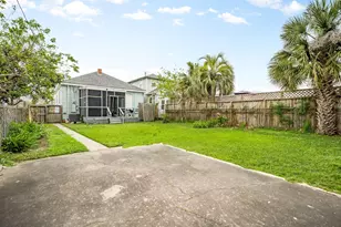 3529 Ave S, Galveston, TX 77550 - Photo 32