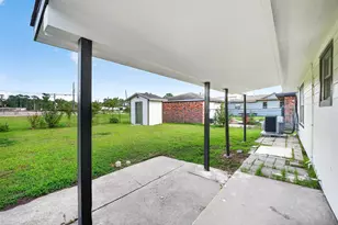 1200 Cypress St, Baytown, TX 77520 - Photo 30