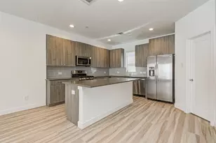 482B S Centro Circle, Shenandoah, TX 77385 - Photo 4