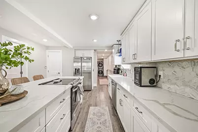 3010 Bernardo De Galvez Avenue, Galveston, TX 77550 - Photo 12