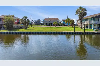 489 Pompano Street, Bayou Vista, TX 77563 - Photo 2