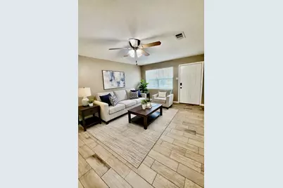 7225 Hummingbird Lane, Texas City, TX 77591 - Photo 2