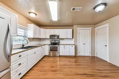 20006 Sanchez Road, Alvin, TX 77511 - Photo 8