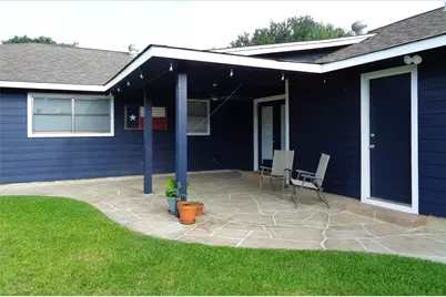 1401 22nd Avenue N, Texas City, TX 77590 - Photo 4