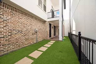 9632 Kings Cross Station, Houston, TX 77045 - Photo 4