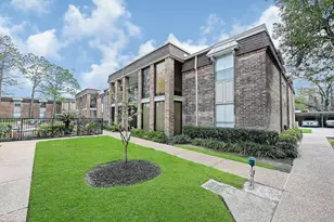 7555 Katy Fwy, Houston, TX 77024 - Photo 18