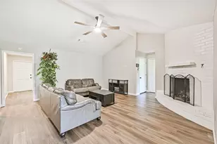 15711 Sea Liner Dr, Houston, TX 77062 - Photo 10