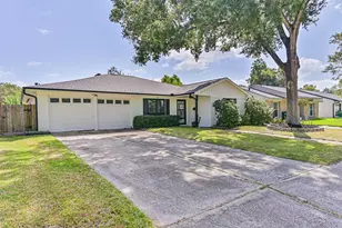 15711 Sea Liner Dr, Houston, TX 77062 - Photo 2