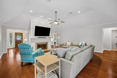 15114 Greenleaf Lane, Houston, TX 77062 - Photo 8