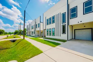8132 Penrod St, Houston, TX 77028 - Photo 2
