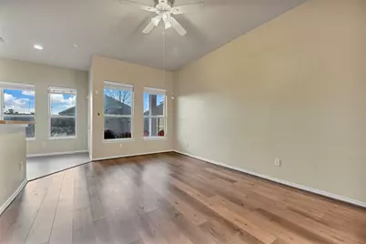 751 San Jacinto Circle, Baytown, TX 77521 - Photo 4