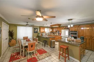 324 Juniper St, Lake Jackson, TX 77566 - Photo 8