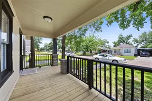 711 Bowie St, Baytown, TX 77520 - Photo 4
