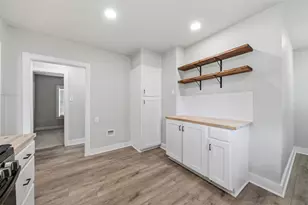 711 Bowie St, Baytown, TX 77520 - Photo 10