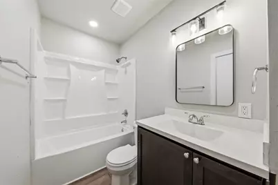 711 Bowie Street, Baytown, TX 77520 - Photo 16