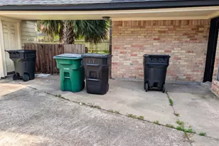 2815 Stoney Wood Dr, Houston, TX 77082 - Photo 10