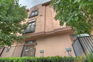 806 Jackson Hill St, Houston, TX 77007 - Photo 2