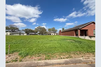 309 Mayfair Circle, Wharton, TX 77488 - Photo 4