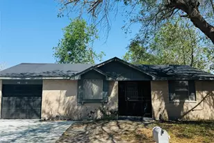 4813 E Ridge Creek Dr Dr, Houston, TX 77053 - Photo 1